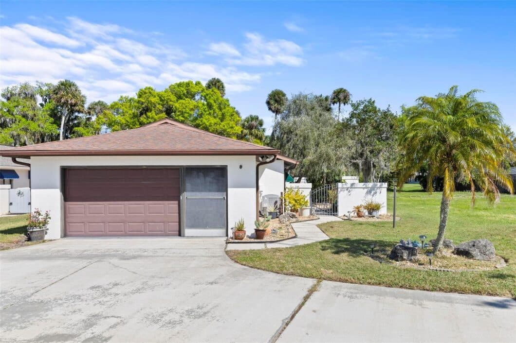 FC299612 9 Club House Drive
