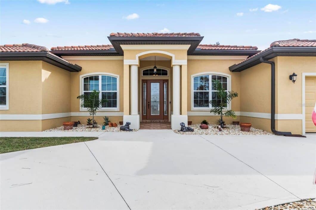 FC297395 57 Freeland Lane