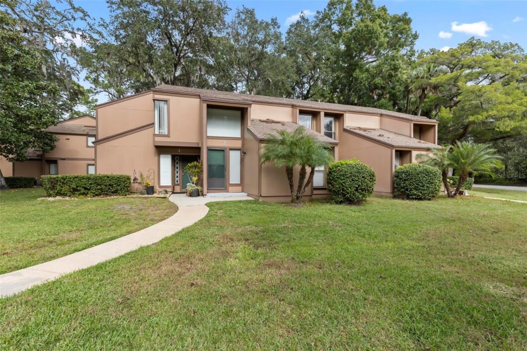 FC305123 2 Broadmore Circle