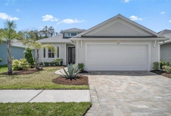 FC317968 209 Hawthorn Avenue