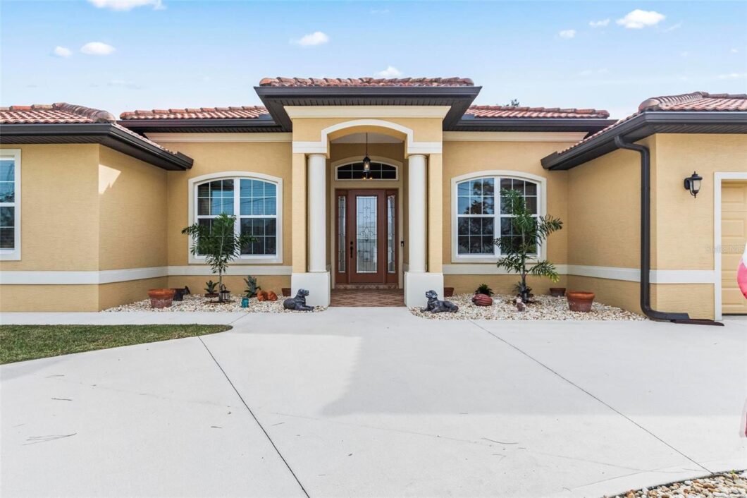 FC297395 57 Freeland Lane